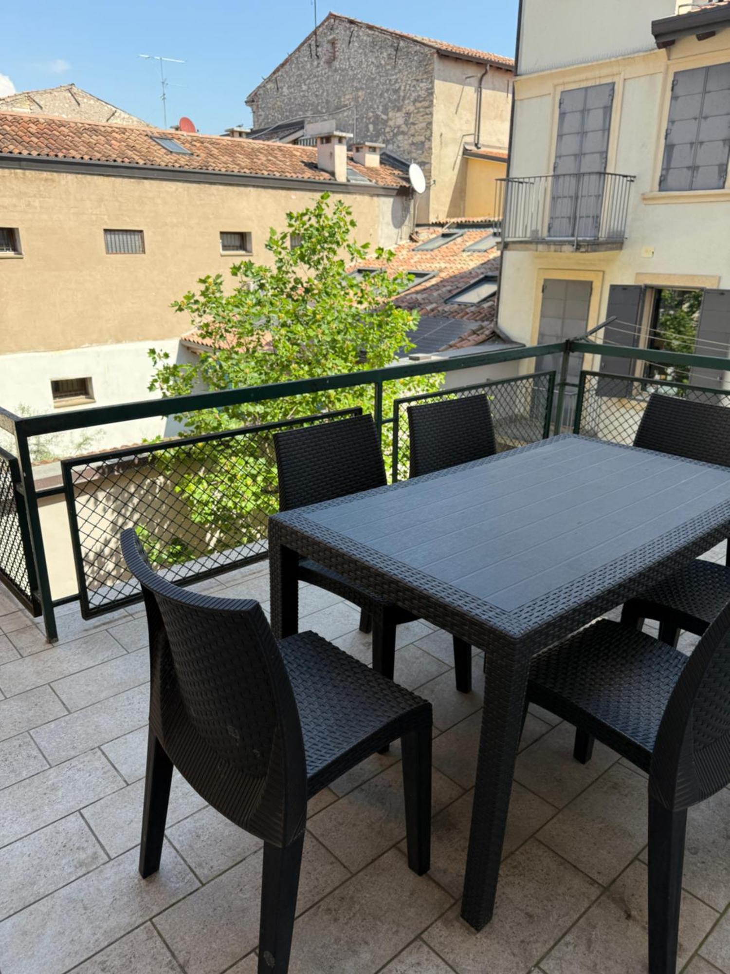Appartement La Terrazza Di Vittoria à Vérone Extérieur photo